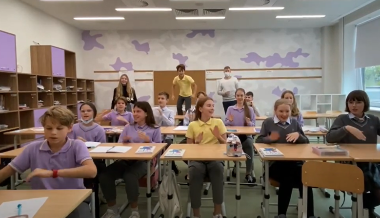 Ідея на мільйон: вчитель створив співанку в стилі мнемотехніки, яка допомагає дітям вивчати таблицю Менделєєва