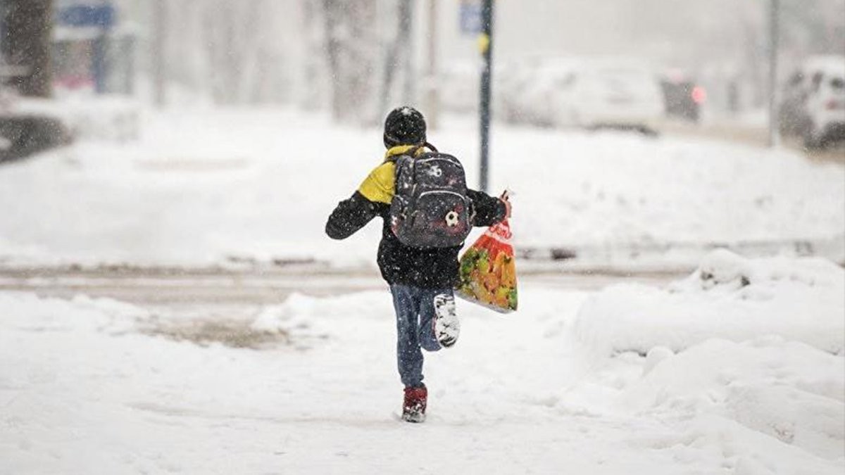 Міносвіти рекомендує школам продовжити канікули до кінця січня