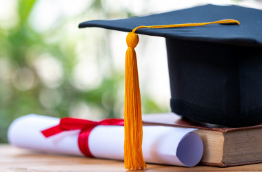 В Україні затверджені нові форми дипломів про вищу освіту