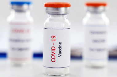 Освітяни отримають вакцину від COVID-19 у вересні