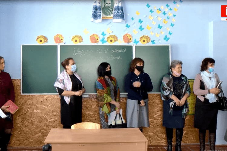 На дванадцять директорів шкіл Рівненщини відкрили кримінальні провадження