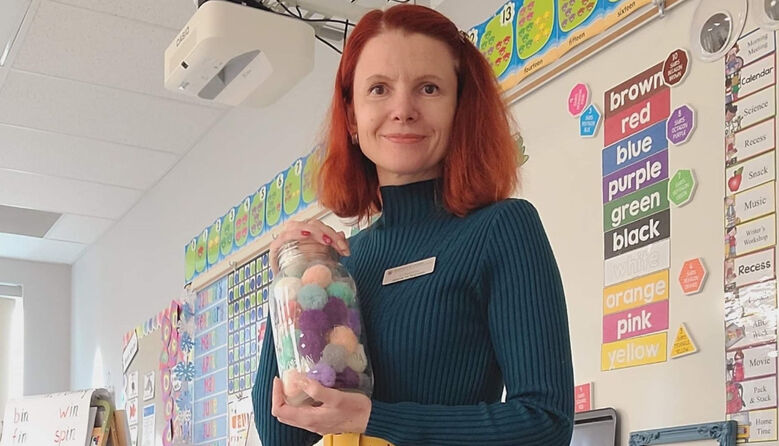 Вчителі не кинуті на призволяще – з ними рахуються, їм допомагають і цінують: українка про роботу вчителя в Канаді