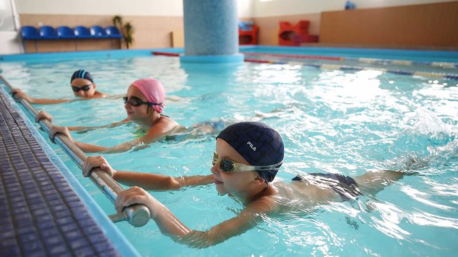 Били дітей на заняттях з плавання: до поліції Рівненщини звернулись обурені батьки