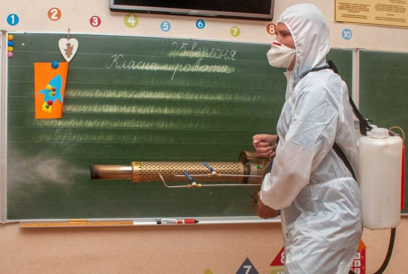 Чорні екрани та судові справи проти батьків: українська школа у часи пандемії