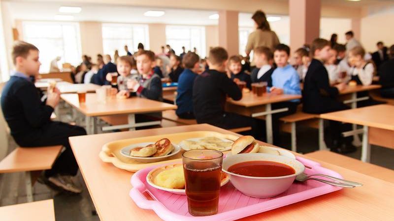 На Прикарпатті учні 3-4 класів залишаться без безплатного харчування – у бюджеті бракує коштів