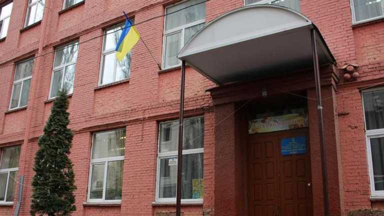 Батьки шоковані: в елітній київській школі раптово ліквідували 10 клас