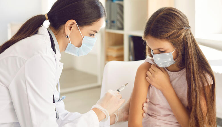 COVID-вакцинація підлітків: цього тижня в Україні можуть ухвалити відповідне рішення