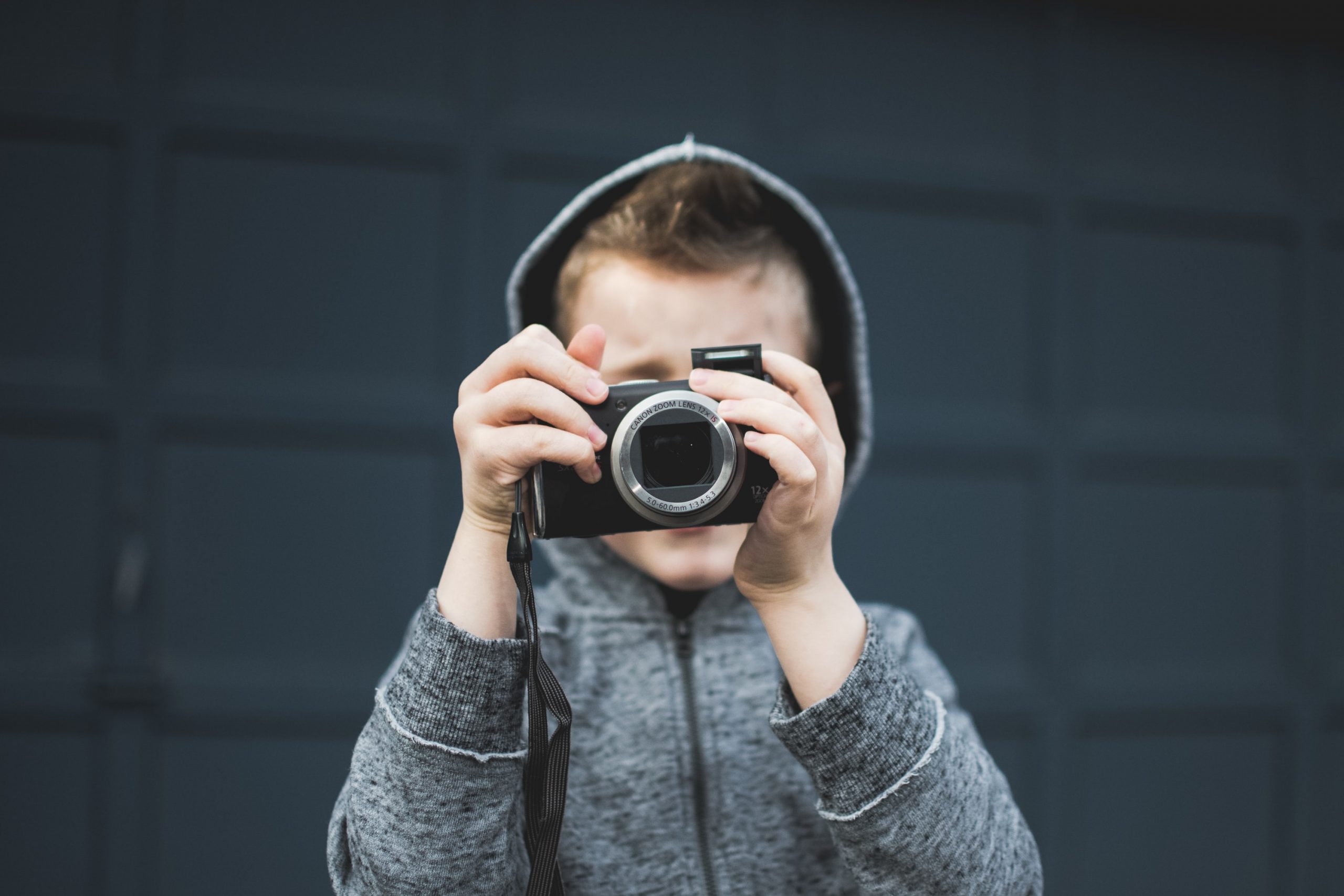 Чи можуть дитину фотографувати без згоди батьків та розміщувати фото для публічного доступу?
