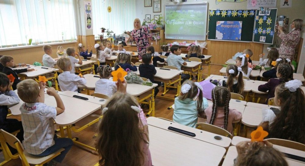 Онлайн не можна офлайн. Хто допоможе розв’язати проблему дистанційного навчання і повернути дітей за парти