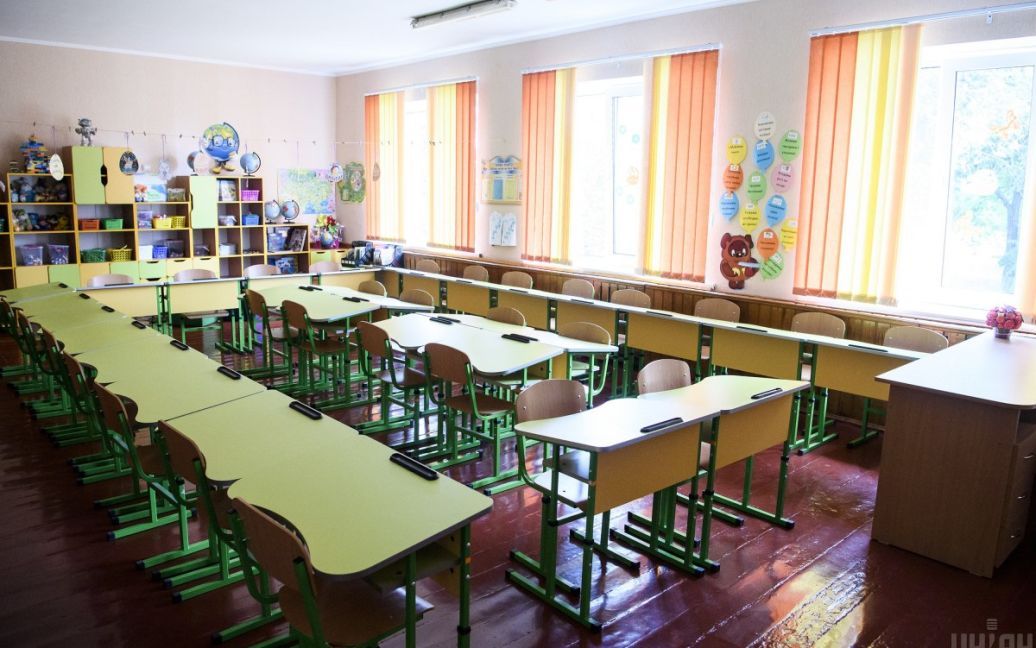Захворіли 30 дітей: на Буковині через “вітрянку” усю школу відправили на дистанційне навчання