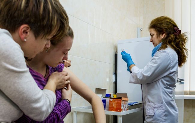 У Франції схвалили COVID-щеплення для дітей 5-11 років: якою вакциною