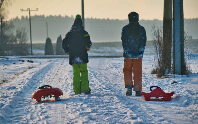 Зимові канікули в Україні: скільки відпочиватимуть школярі і коли