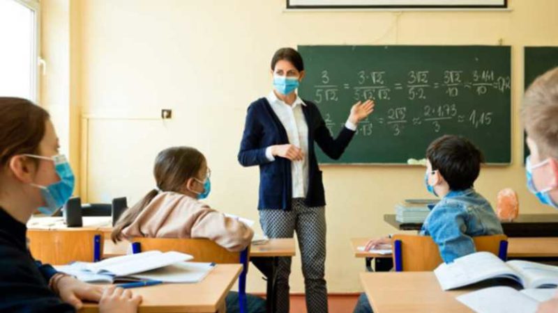 Суд оштрафував директора львівської школи за невакцинованих вчителів