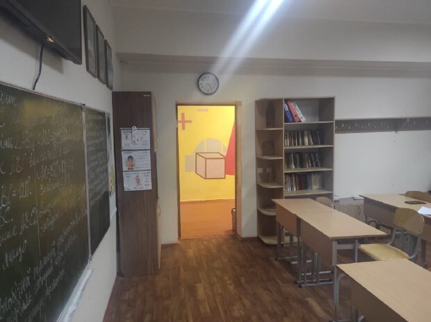 Українські школярі отруїлися антисептиком: знайшли на смітнику і принесли в клас