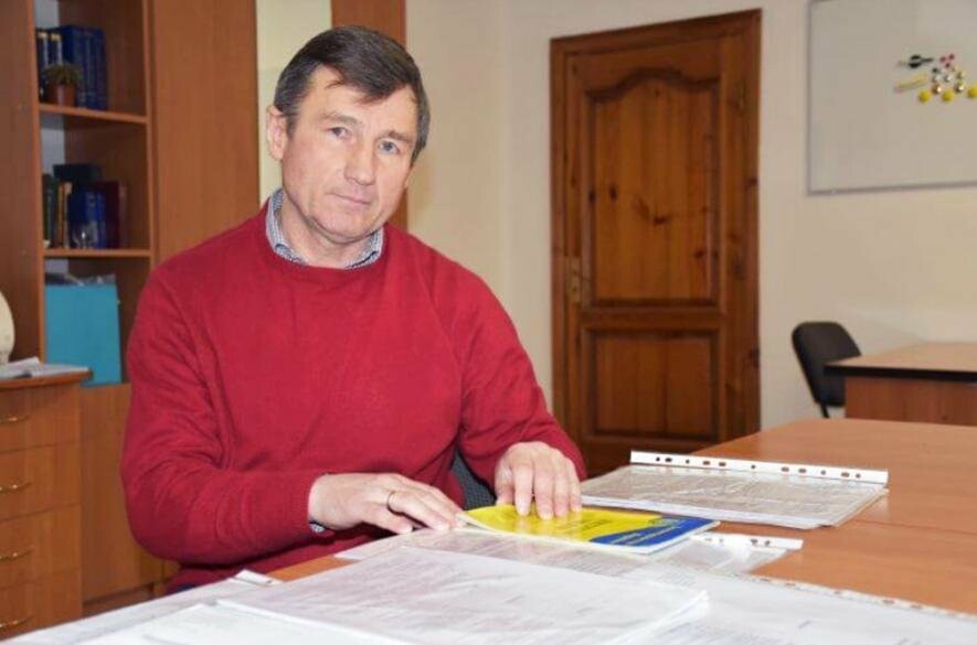 “Тепер принижують і цькують”: вчитель з Тернопільщини відстояв в суді право працювати без вакцинації