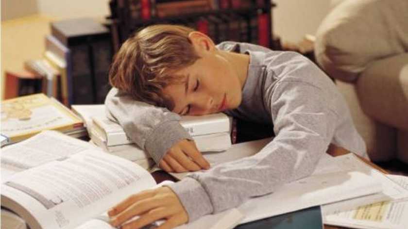 Треба більше сну, – вчені вважають, що уроки в школах починаються зарано