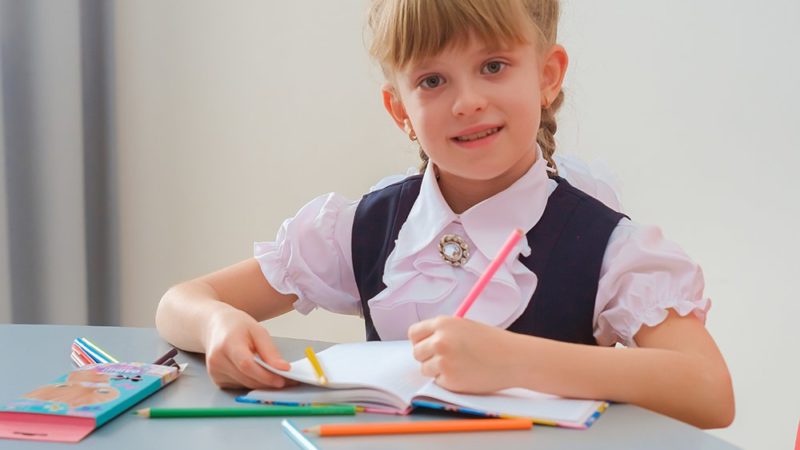 8 дієвих способів навчити дитину тримати ручку правильно