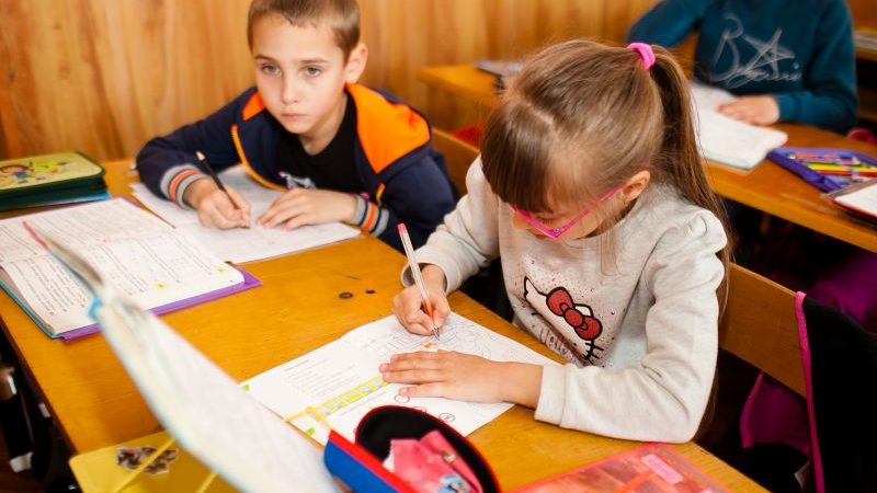 У Львові відновлюють навчання для школярів 1-11 класів в онлайн-форматі