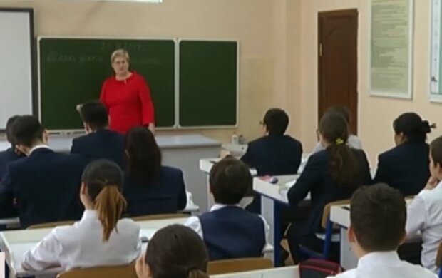Учні рф донесли на вчителя, яка розповіла правду про війну в Україні: “у ЛНР поїдеш”