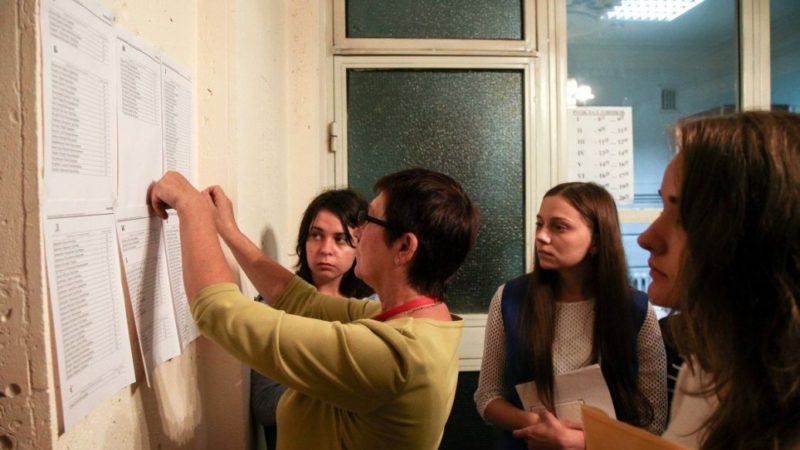 Абітурієнти з тимчасово окупованих територій зможуть вступати дистанційно до українських вишів