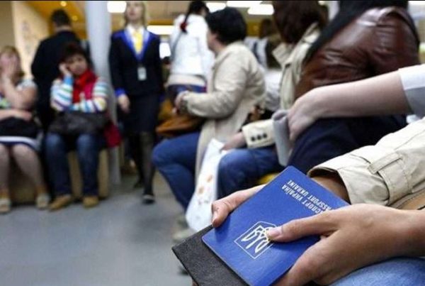 Обов’язковий іспит для отримання громадянства України: Зеленський доручив кабміну розглянути це питання