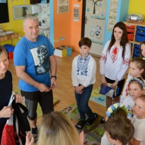 Українська вчителька отримала «розрив свідомості» від зарплатні у Німеччині