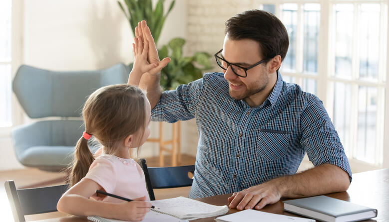 Поради батькам: як мотивувати дитину робити домашку
