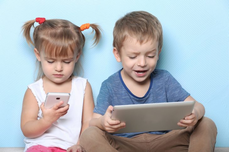 Скоротити для дітей час із гаджетами і влаштовувати дні без інтернету: поради психологів
