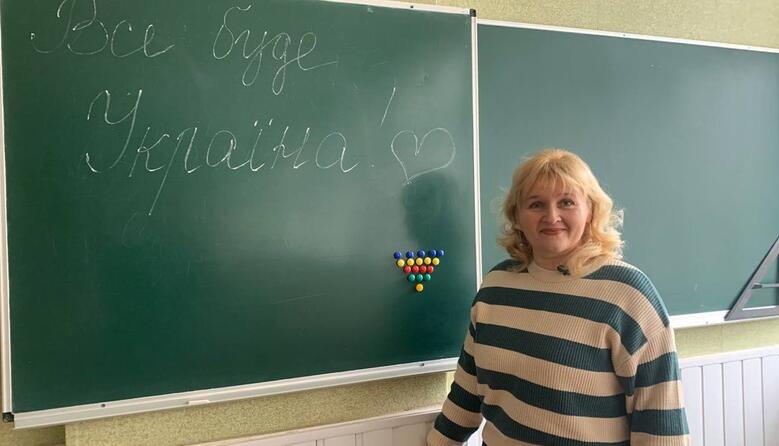 Не зрадили Україні, але лишилися зарплатні: вчителі працюють без грошей