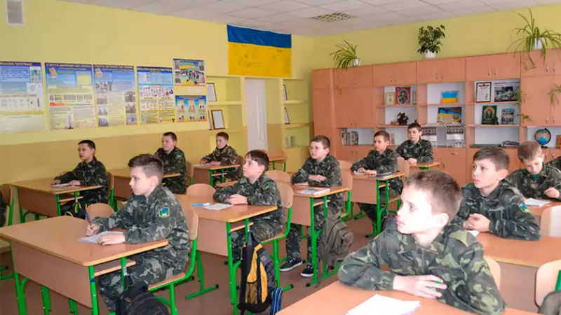 Як у школах мають викладати “Захист України”: нюанси та рекомендації