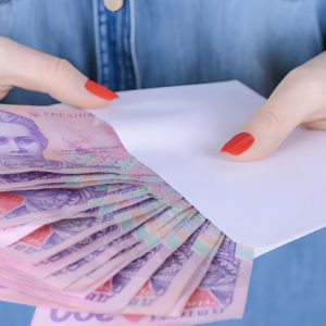 Про зарплати, премії та нарахування надбавок освітянам – юридичне розʼяснення