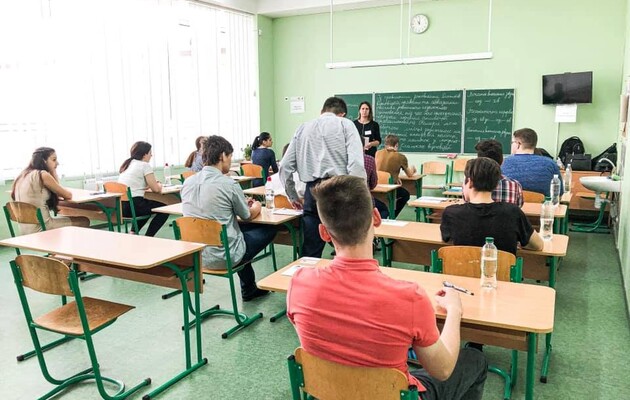 Паперової бюрократії буде менше: які зміни готують українським школам