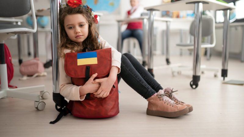 МОН не вимагає, щоб діти, які змушені перебувати в інших країнах, продовжували отримувати онлайн-навчання в Україні