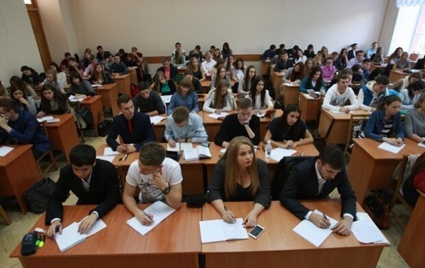 Чи можуть в Україні мобілізувати студентів у разі загострення на фронті: відповідь від депутата