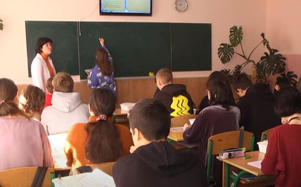 Батькам на замітку: як зарахувати дитину до школи після повернення в Україну – інструкція