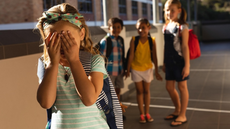 Чому українські діти відмовляються ходити до шкіл за кордоном? Названо головну причину