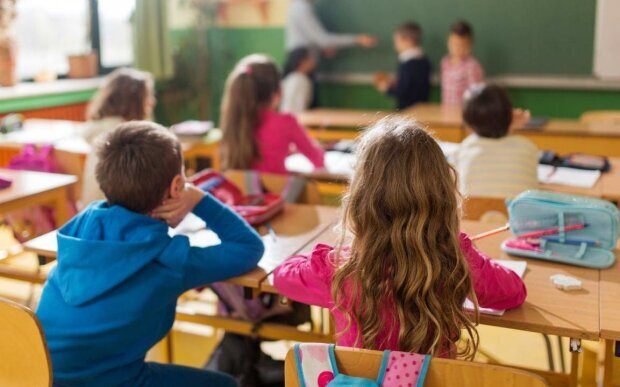 Навчальний рік 2023/2024: коли в українських школах будуть осінні канікули