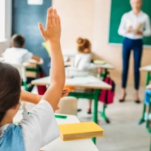 З 2025-го вчителям маленьких шкіл не платитимуть з бюджету