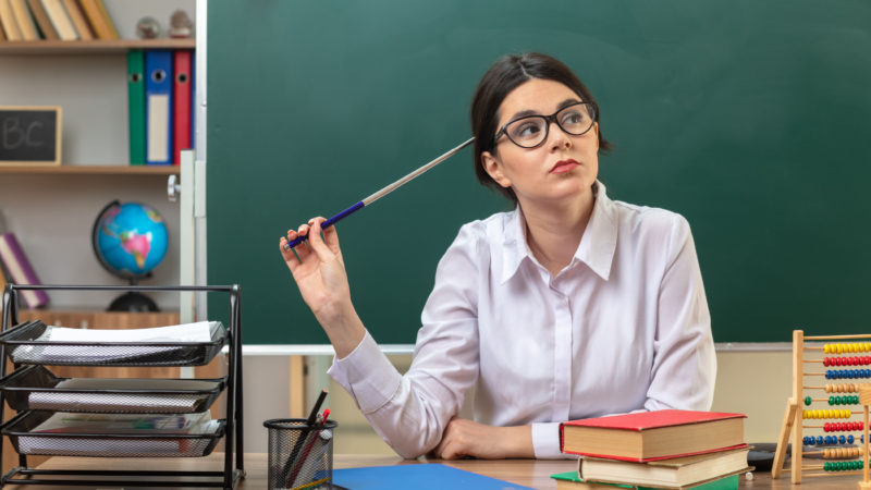 Чому випускники педагогічних вишів не йдуть працювати до школи?