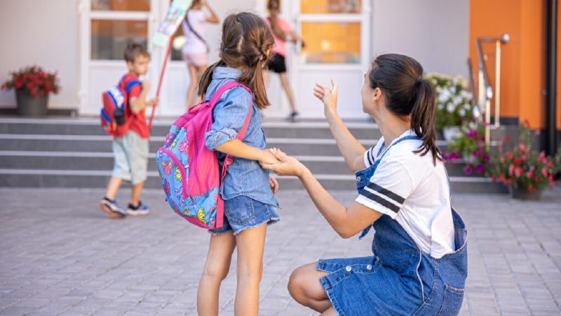 ВР планує встановити штрафи для батьків за ухилення від забезпечення навчання та виховання дітей