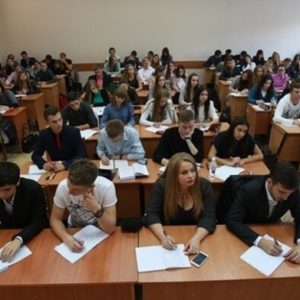 Доведеться навчатися лише за контрактом: українських студентів попередили про нові правила відрахування