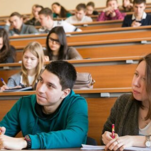 Таскала халат, як дурна: українка розповіла про відмінності вищої освіти за кордоном