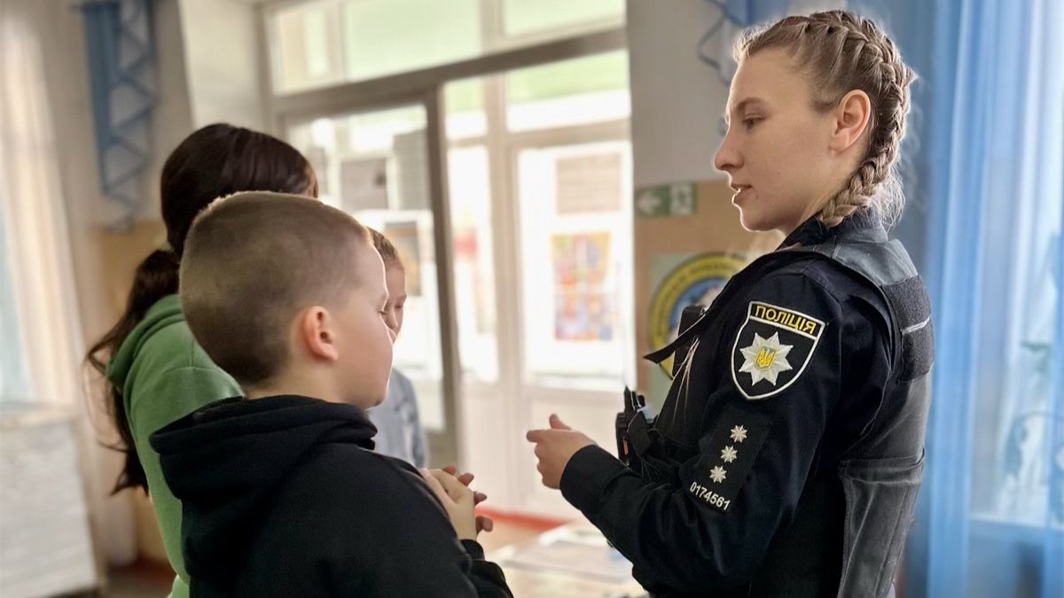 Покращення бюджетного стану поліцейським замість самих працівників освітньої галузі