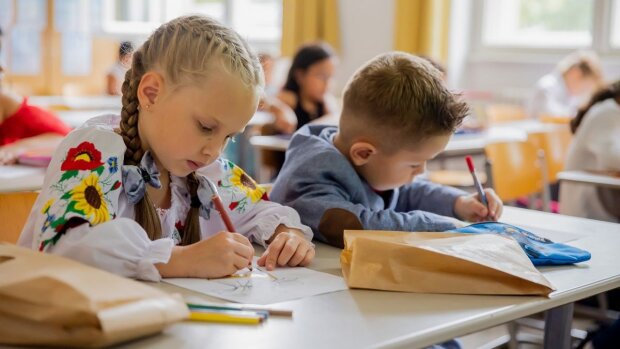 Жодних канікул та шість днів занять: в Україні школи перейдуть на новий формат навчання