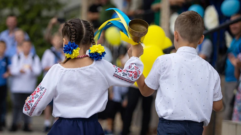 В Україні пропонують скоротити літні канікули в школах через серйозні освітні втрати. Вчитись можна або у червні, або у серпні…