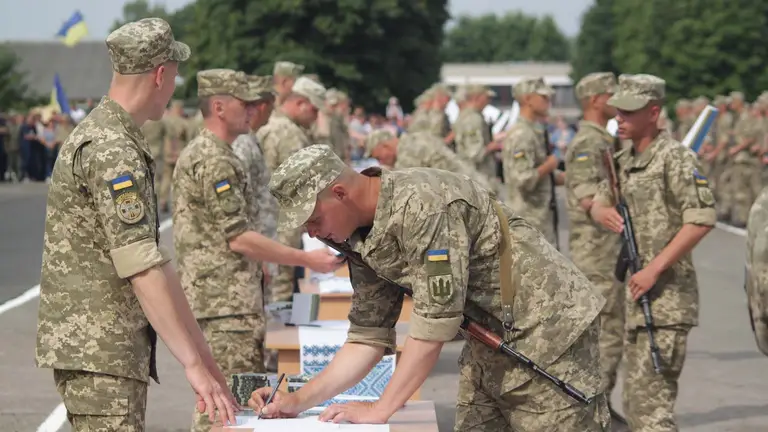 Заклади освіти хочуть звільнити від обов’язку подавати списки призовників до ТЦК