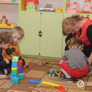 Навантаження збільшили, зарплати не підвищили: омбудсменка звернулася до ВР та МОН через порушення прав педагогів у дитсадках України