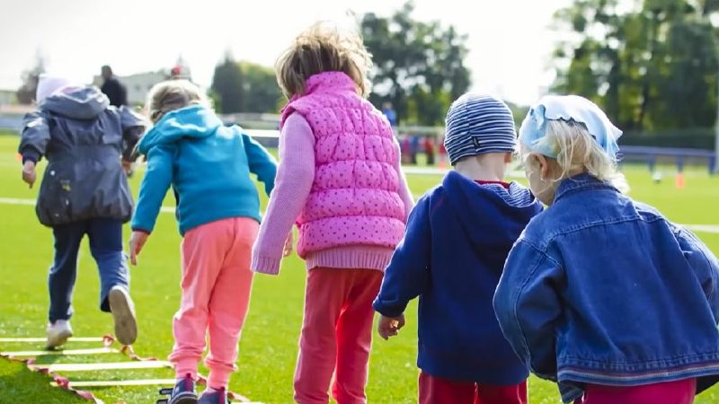 Батьки остовпіли: дитсадки стануть мобільними – дітей водитимемо в автобуси