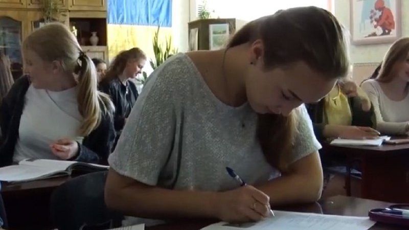 Шкільні олімпіади проходитимуть за новими правилами: що приготувало МОН юним українцям