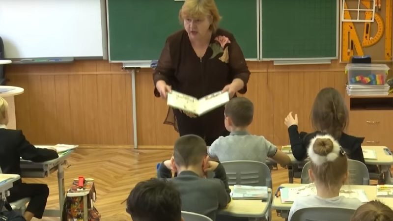 Зсунули не тільки канікули: 1 вересня діти до шкіл не підуть